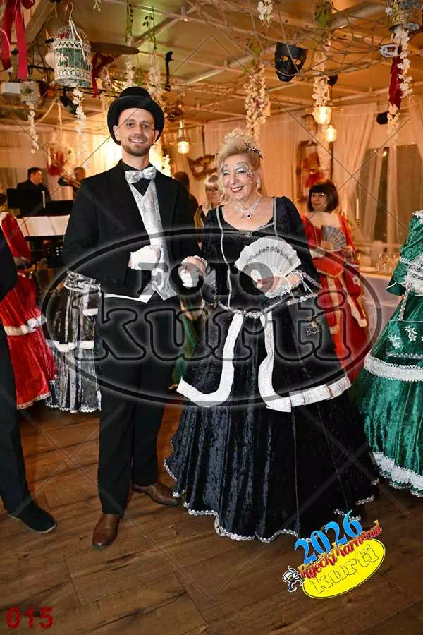 24.01. Bal Krinolina 3 - FotoKurti