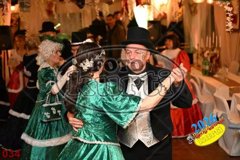 24.01. Bal Krinolina 10 - FotoKurti