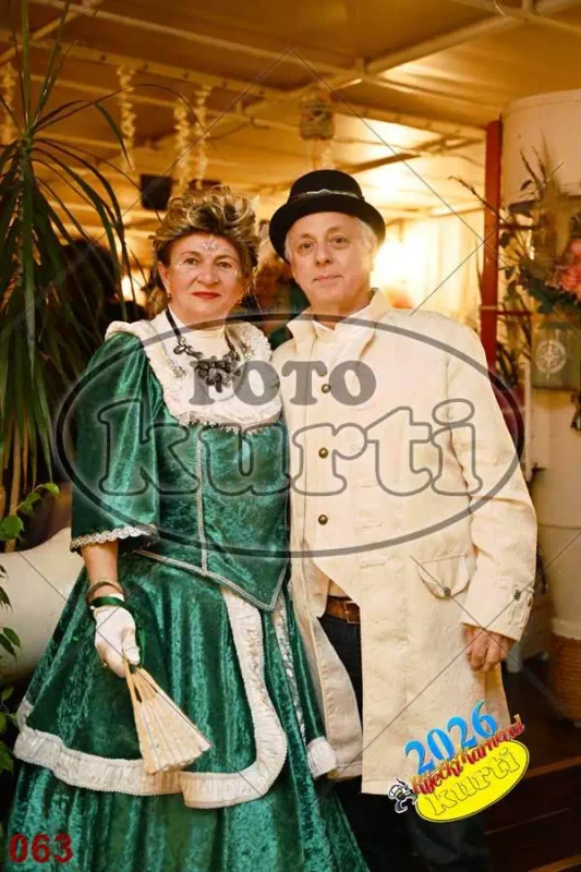 24.01. Bal Krinolina 3 - FotoKurti