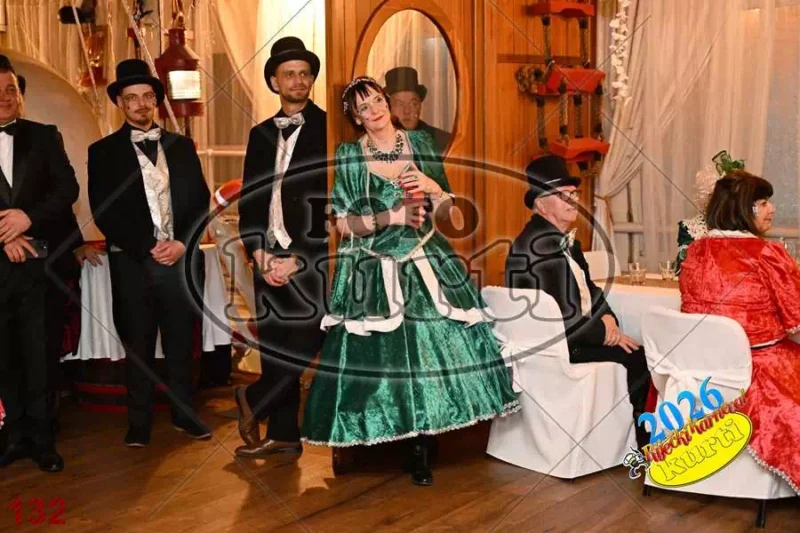 24.01. Bal Krinolina 12 - FotoKurti