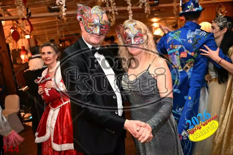 24.01. Bal Krinolina 12 - FotoKurti
