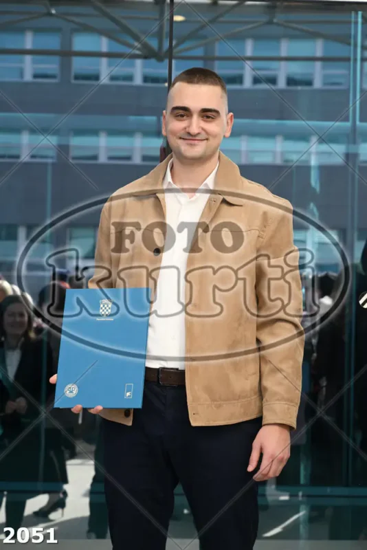 11:30h 12 - FotoKurti