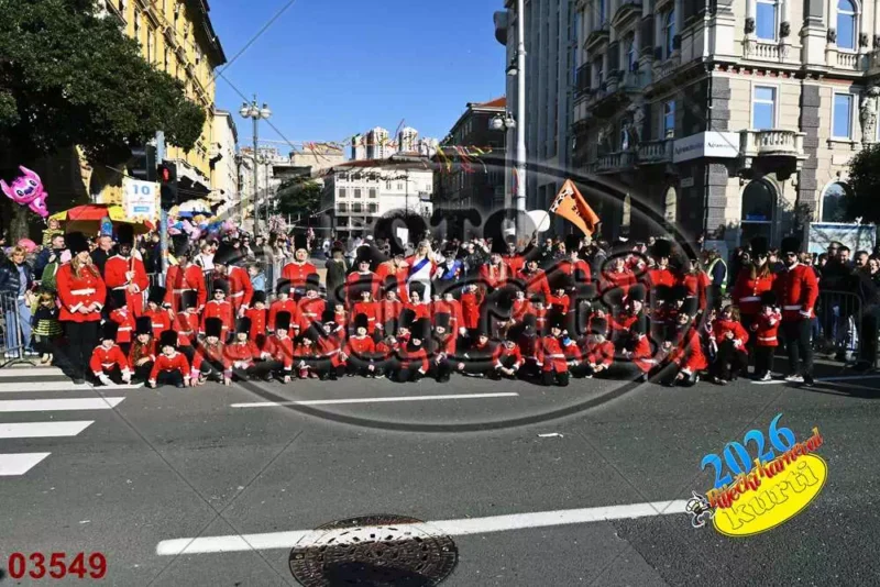 10. DV Žirafa 1 - FotoKurti