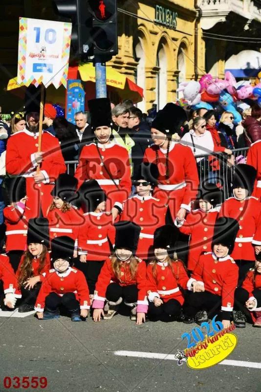 10. DV Žirafa 11 - FotoKurti