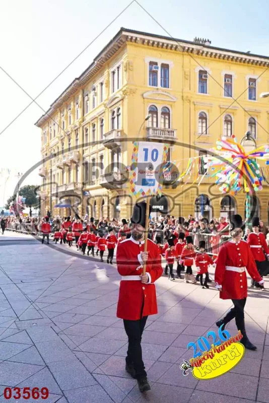 10. DV Žirafa 9 - FotoKurti