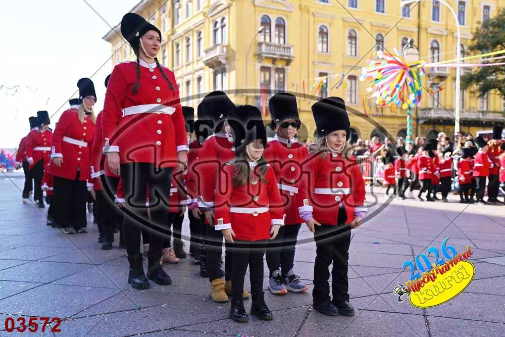 10. DV Žirafa 12 - FotoKurti