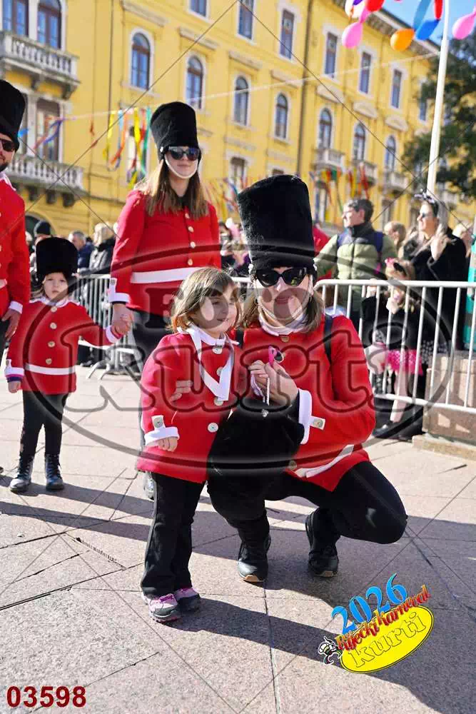 10. DV Žirafa 2 - FotoKurti