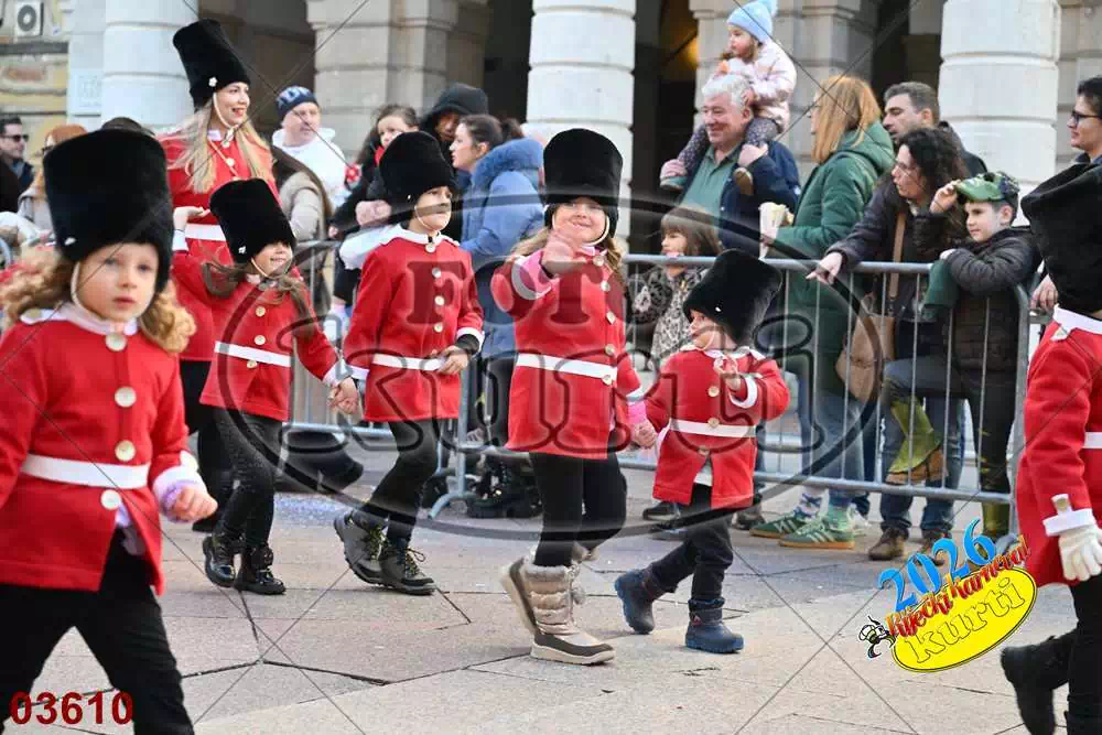 10. DV Žirafa 2 - FotoKurti