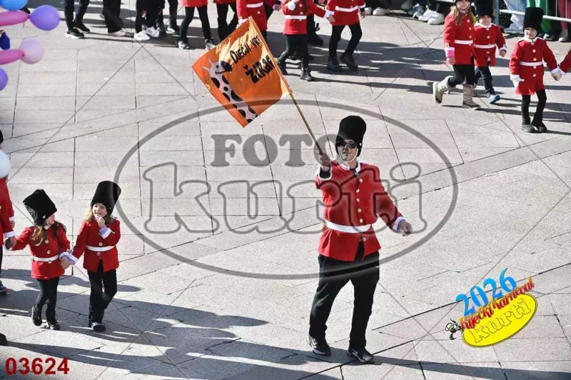 10. DV Žirafa 4 - FotoKurti