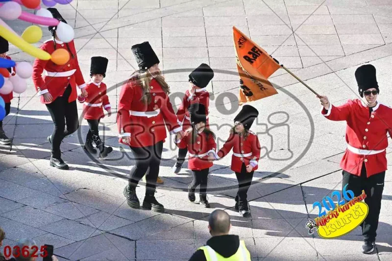 10. DV Žirafa 5 - FotoKurti