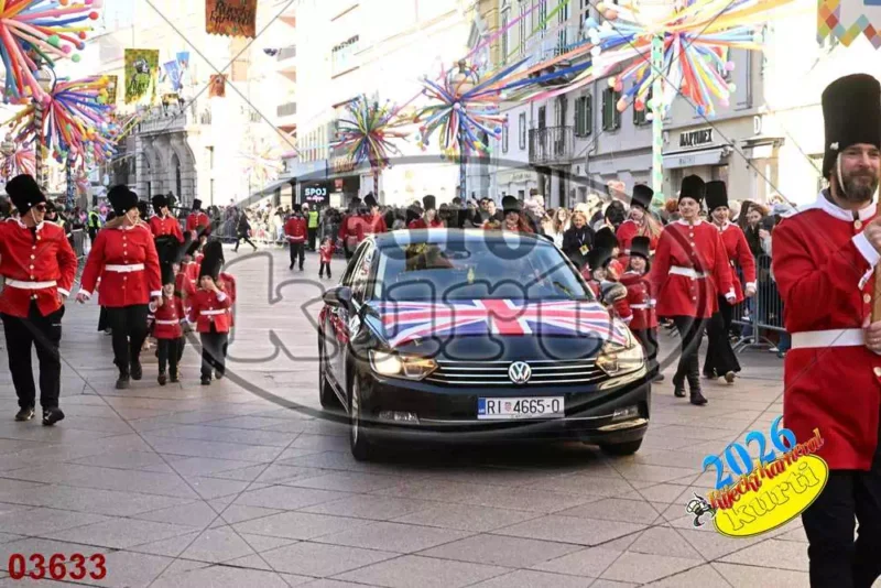 10. DV Žirafa 1 - FotoKurti