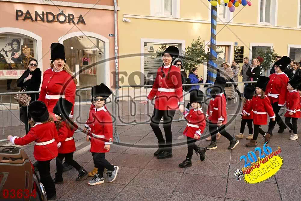 10. DV Žirafa 2 - FotoKurti