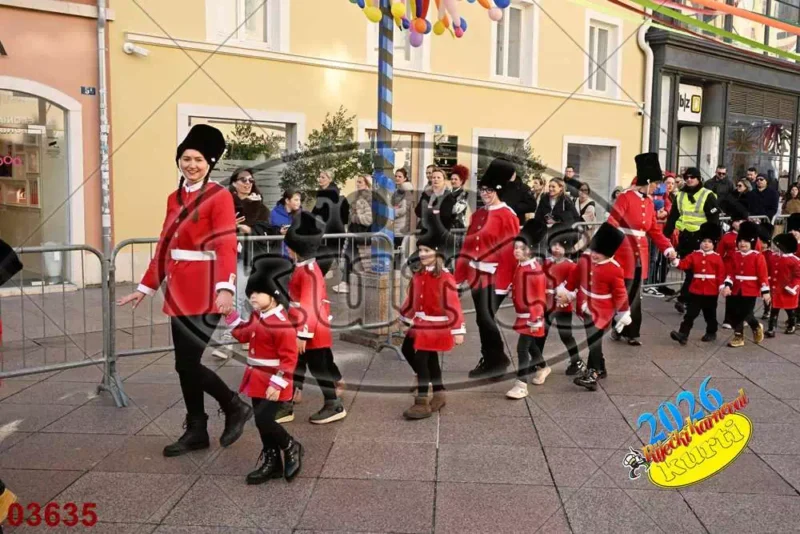 10. DV Žirafa 3 - FotoKurti