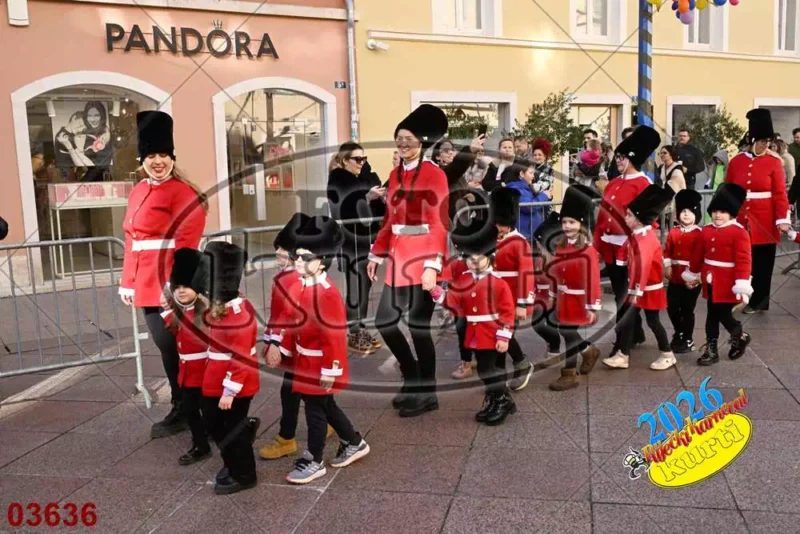 10. DV Žirafa 4 - FotoKurti