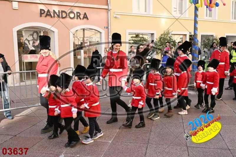 10. DV Žirafa 5 - FotoKurti