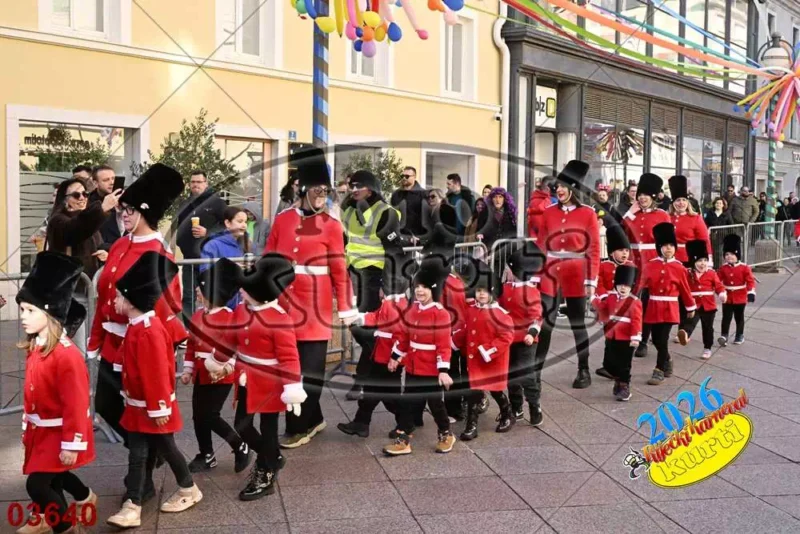10. DV Žirafa 8 - FotoKurti