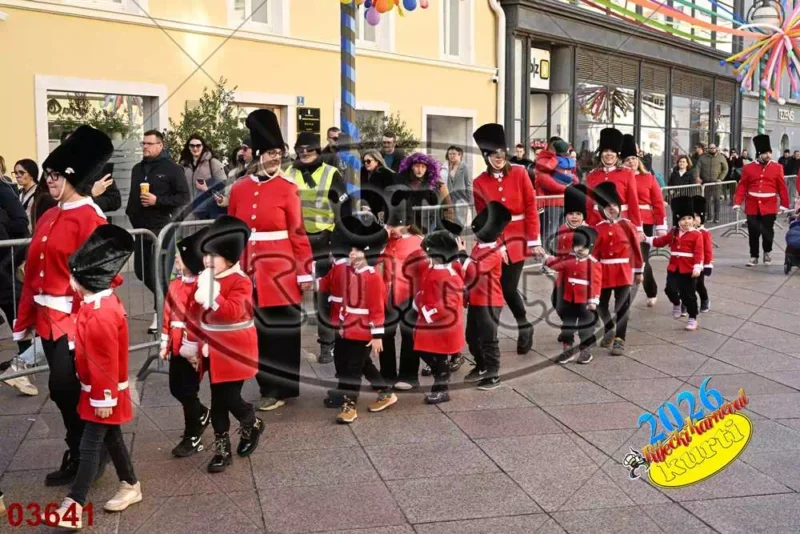 10. DV Žirafa 9 - FotoKurti