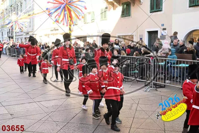 10. DV Žirafa 11 - FotoKurti
