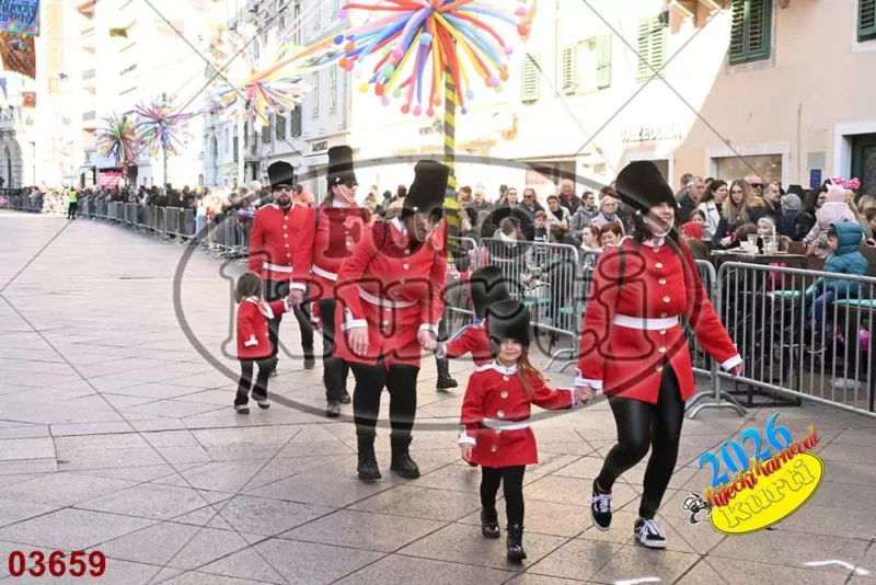 10. DV Žirafa 3 - FotoKurti