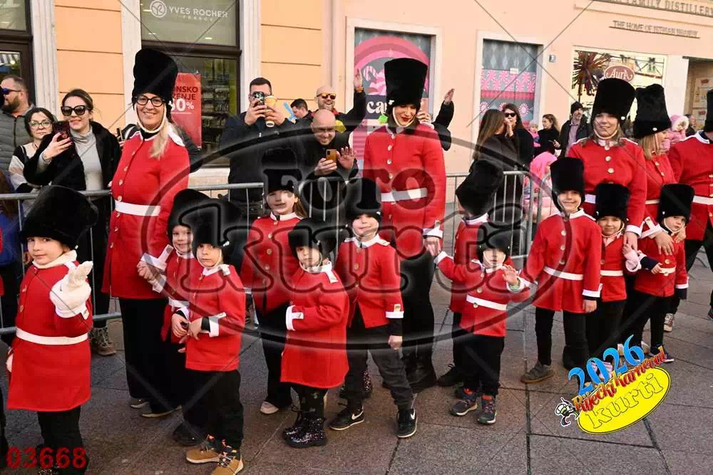 10. DV Žirafa 12 - FotoKurti
