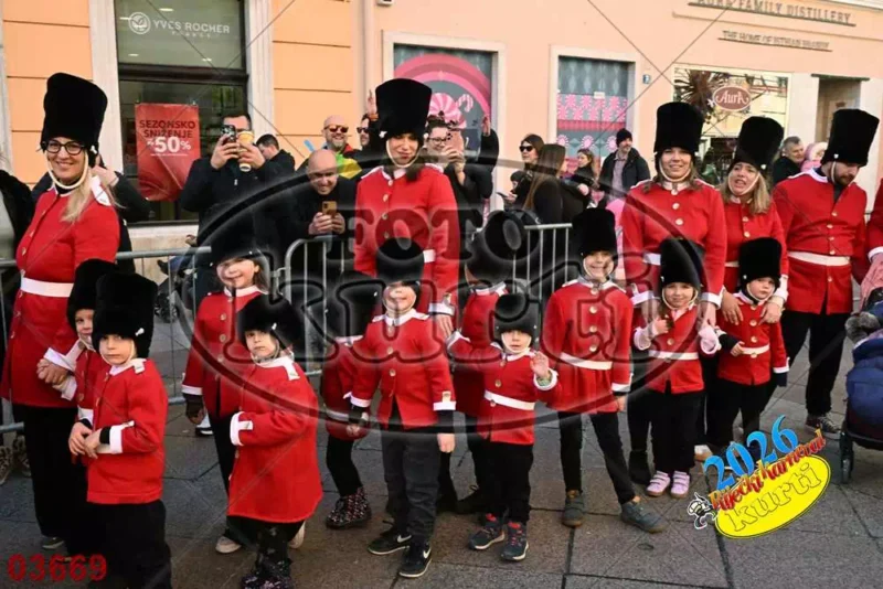 10. DV Žirafa 1 - FotoKurti