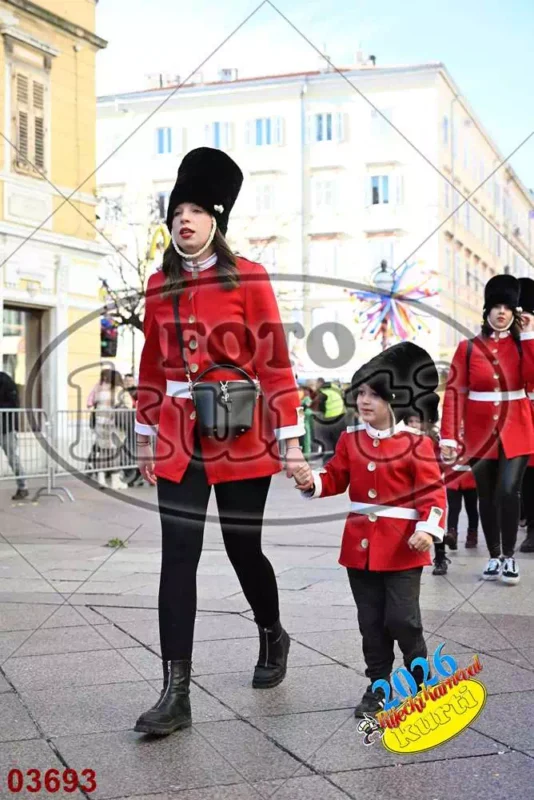 10. DV Žirafa 1 - FotoKurti
