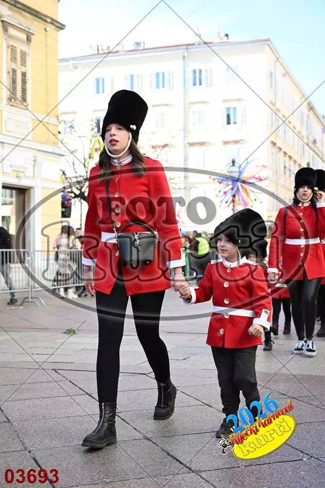 10. DV Žirafa 1 - FotoKurti