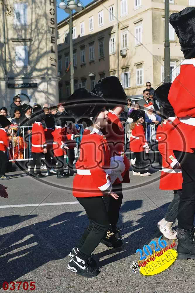 10. DV Žirafa 1 - FotoKurti