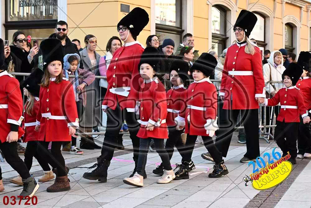 10. DV Žirafa 4 - FotoKurti