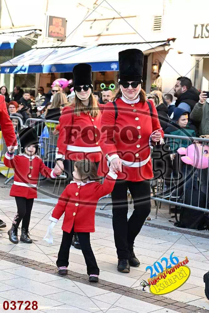 10. DV Žirafa 12 - FotoKurti