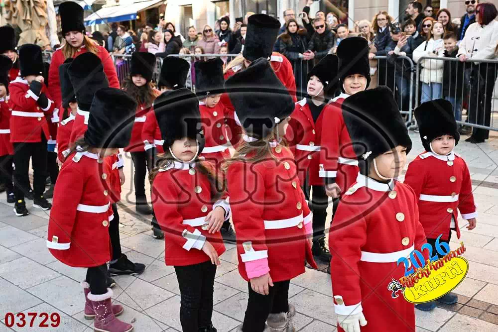 10. DV Žirafa 1 - FotoKurti
