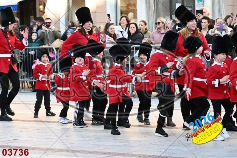 10. DV Žirafa 8 - FotoKurti