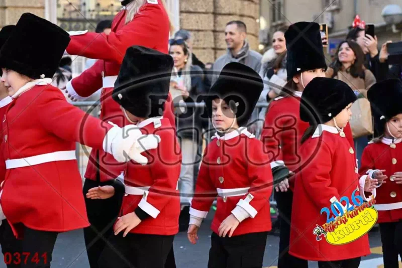 10. DV Žirafa 1 - FotoKurti