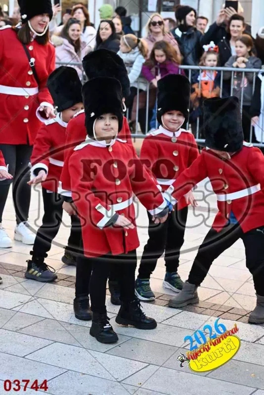 10. DV Žirafa 4 - FotoKurti