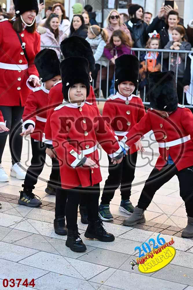 10. DV Žirafa 4 - FotoKurti