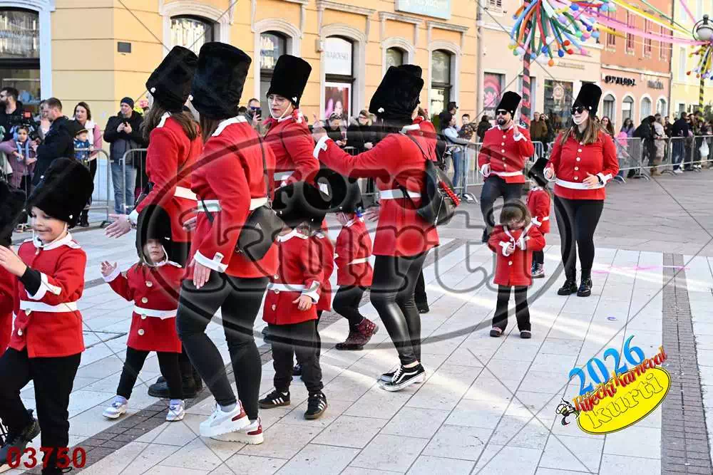 10. DV Žirafa 10 - FotoKurti