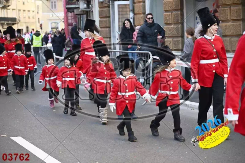 10. DV Žirafa 10 - FotoKurti