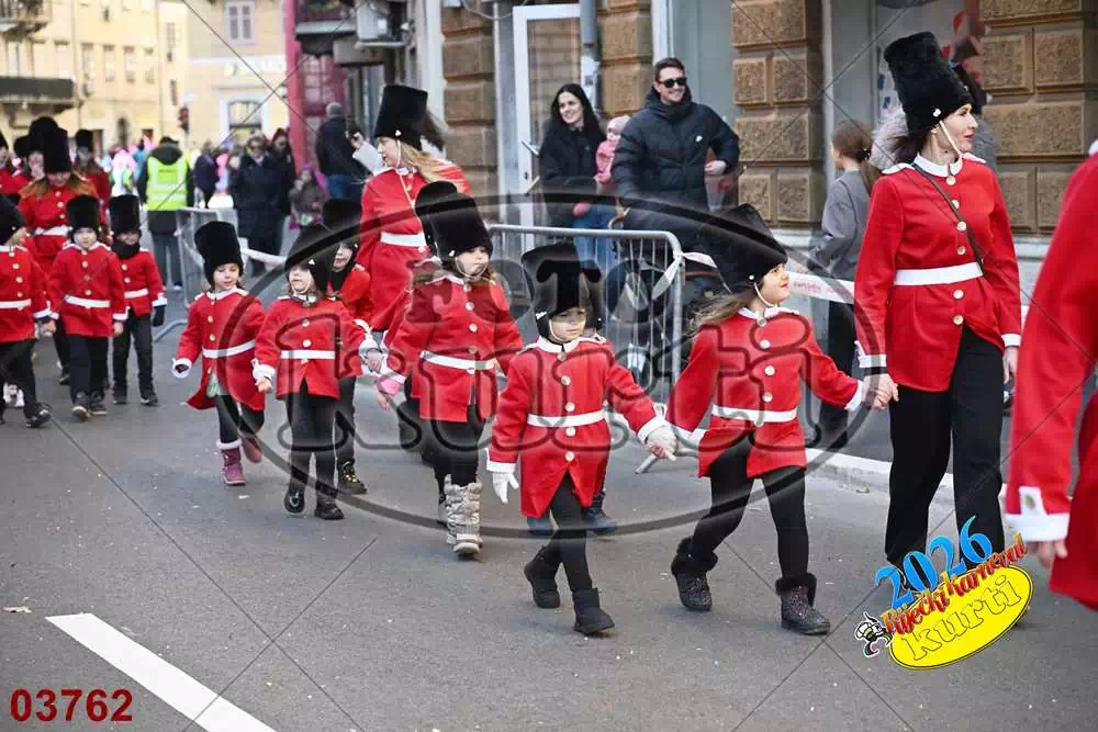10. DV Žirafa 10 - FotoKurti