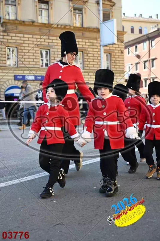 10. DV Žirafa 12 - FotoKurti