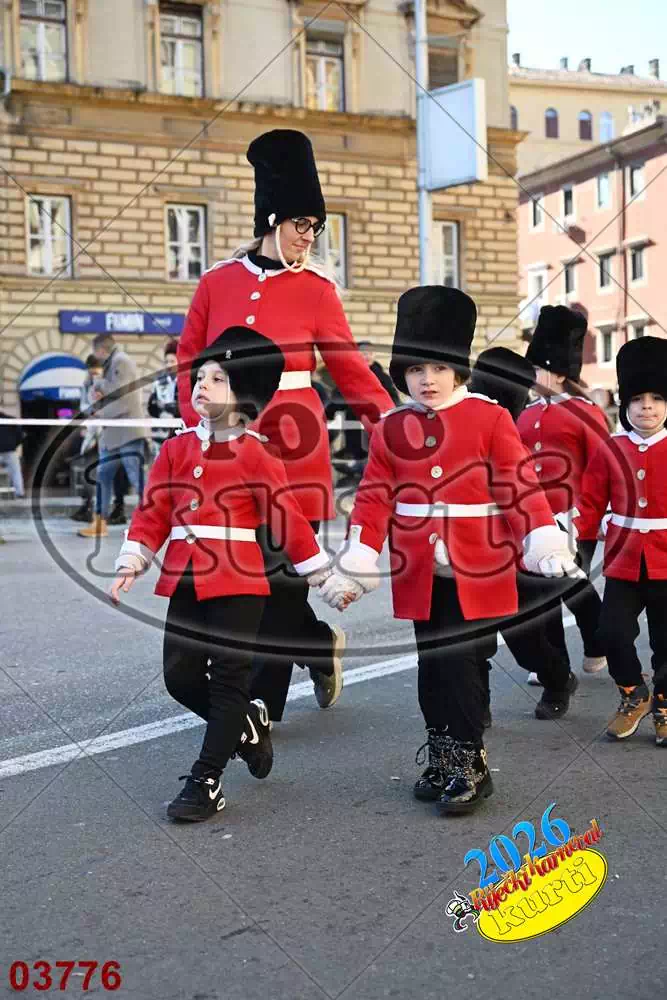 10. DV Žirafa 12 - FotoKurti