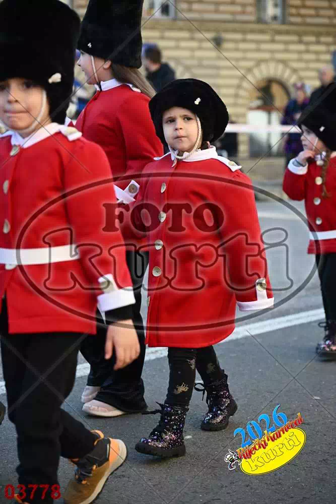 10. DV Žirafa 2 - FotoKurti