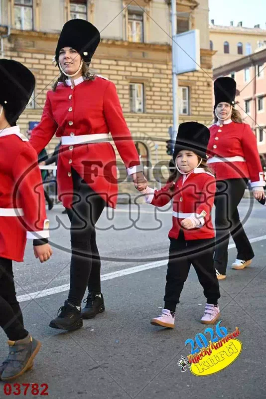10. DV Žirafa 6 - FotoKurti