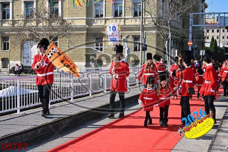 10. DV Žirafa 11 - FotoKurti