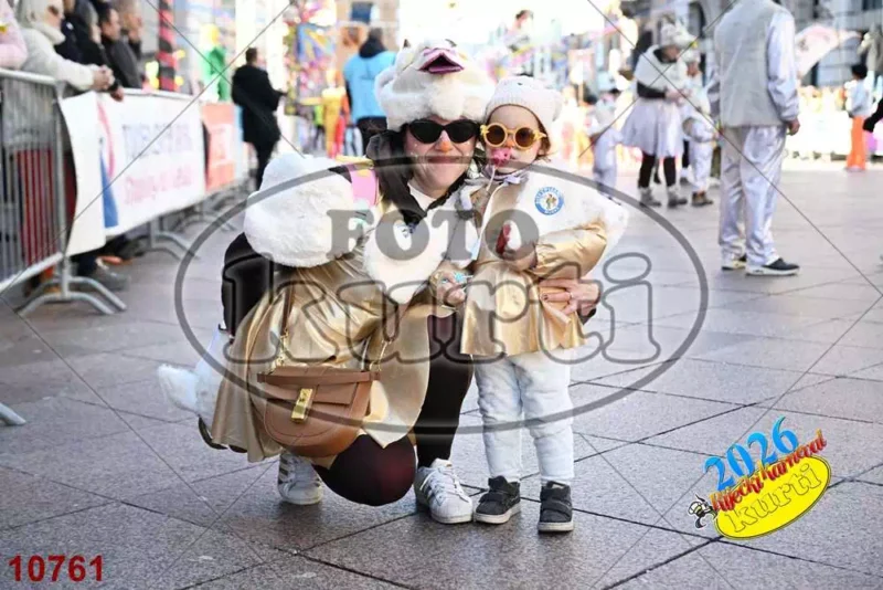 32. K.g. Siti i pijani 2 - FotoKurti