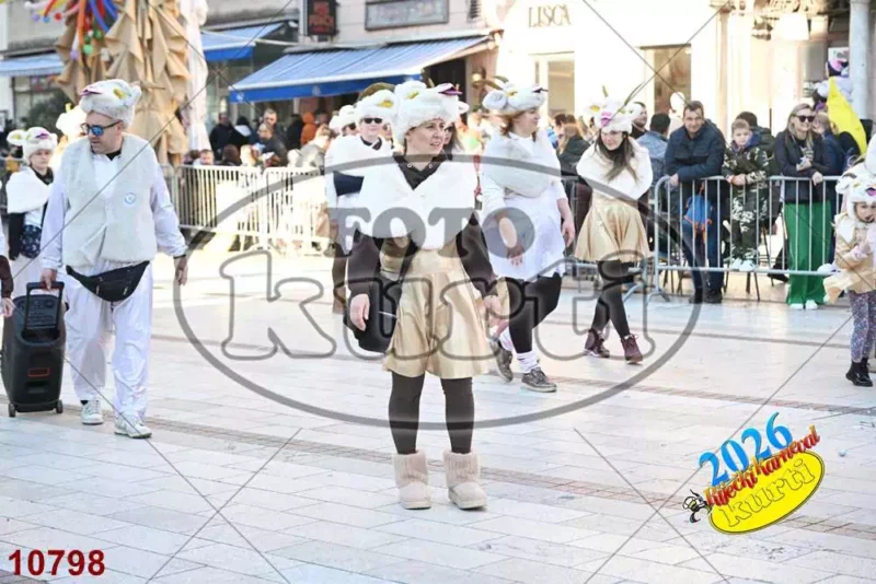 32. K.g. Siti i pijani 3 - FotoKurti