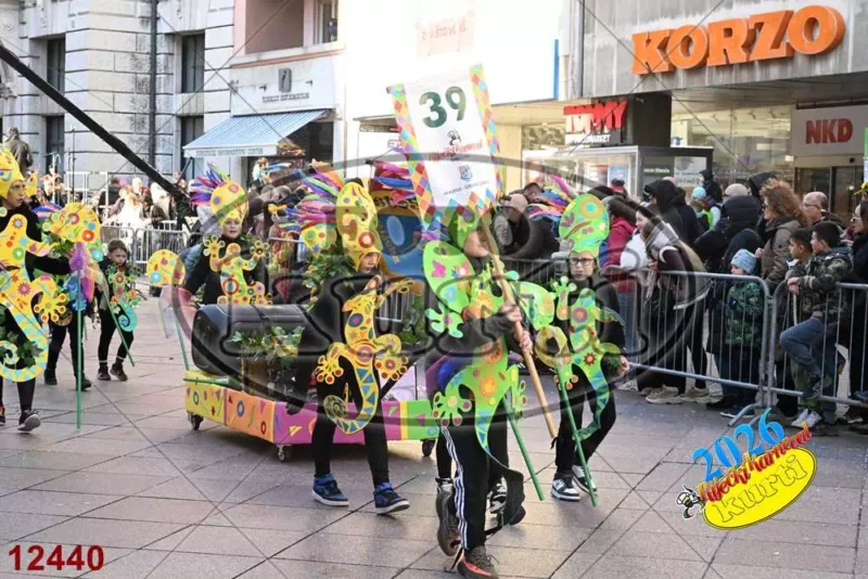 39. 105 pa opet 10 - FotoKurti