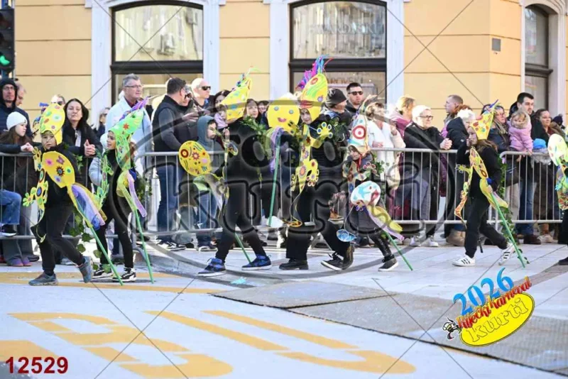 39. 105 pa opet 3 - FotoKurti