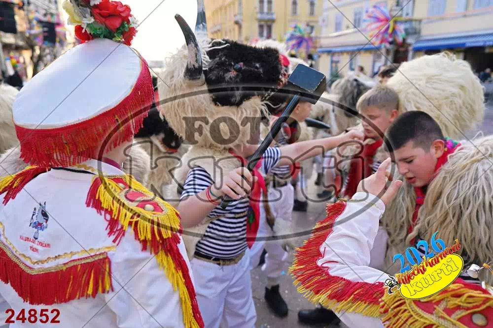 71. Halubajski zvončari 2 - FotoKurti