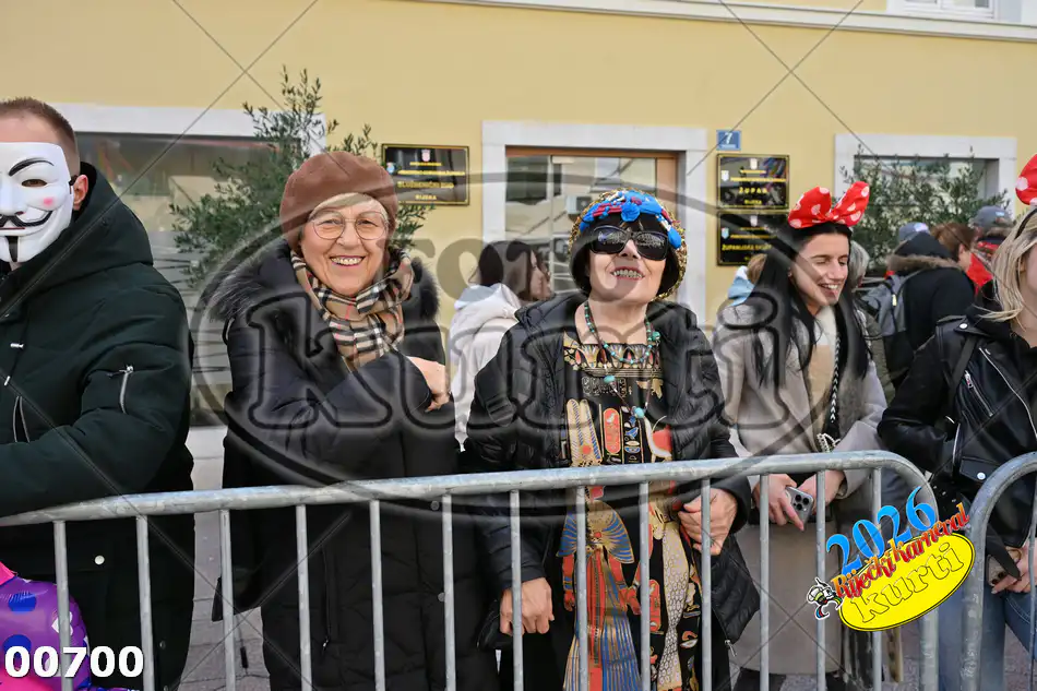 000-PUBLIKA IZA OGRADE 2 - FotoKurti