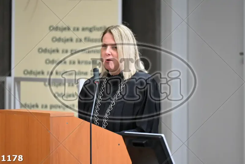 11:00h 11 - FotoKurti